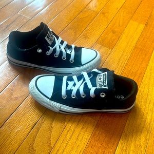 Size 6 converse all star sneakers